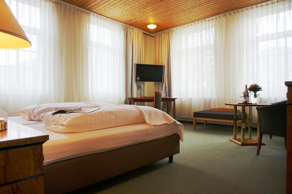 Hotel Goldener Anker Боденвердер Номер фото